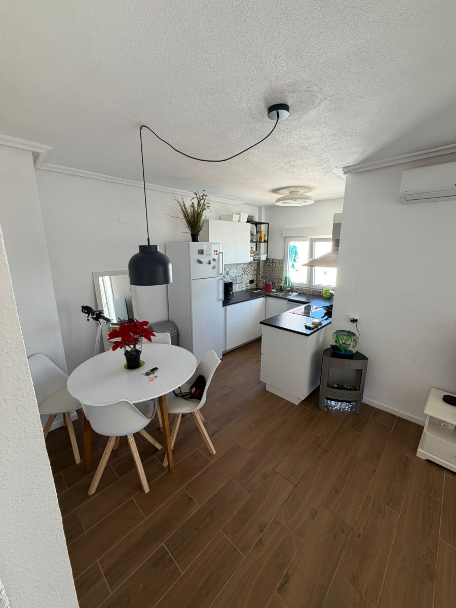 Apartments for sale with 2 bd in Torrevieja, Alicante - 636987
