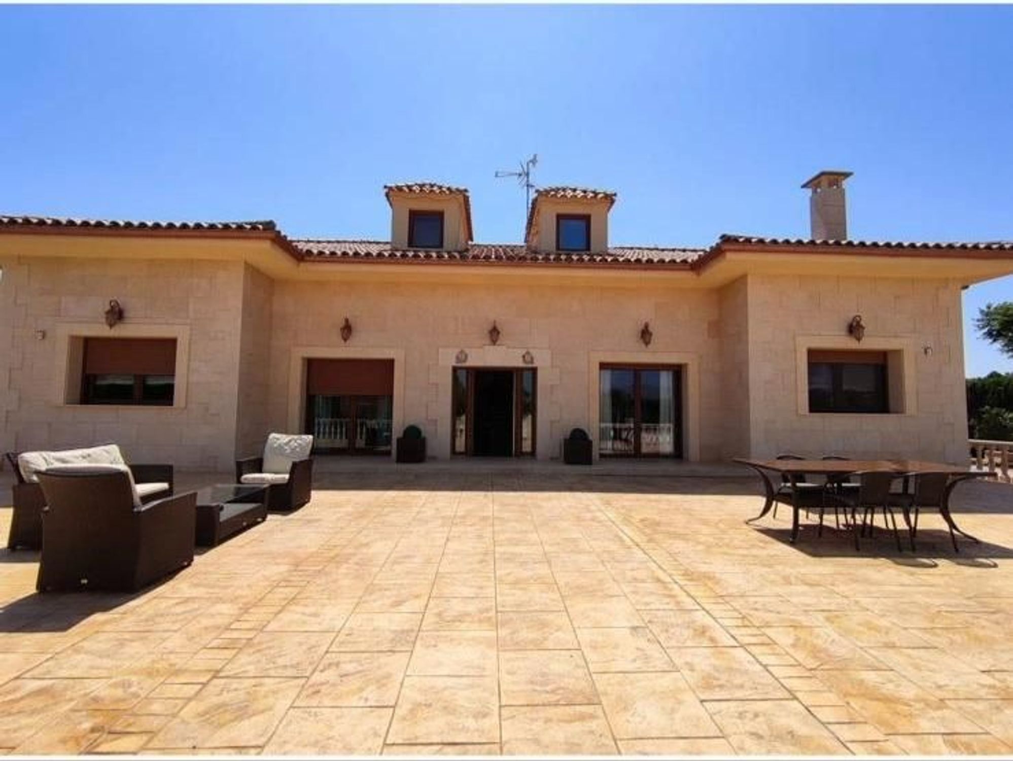 Houses for sale with 5 bd in Aspe, Alicante - 626783
