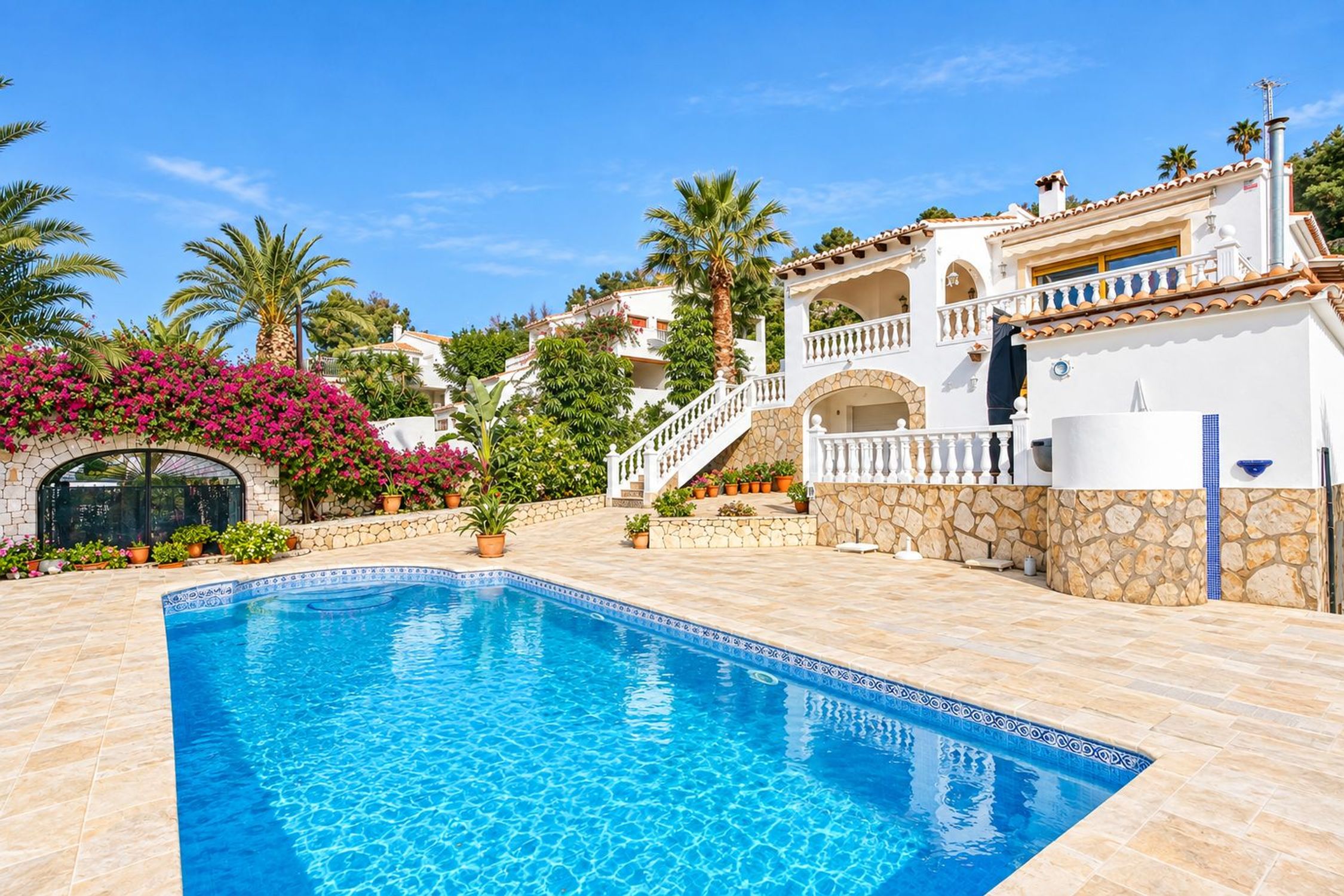 Houses for sale with 4 bd in Moraira, Alicante - 643869