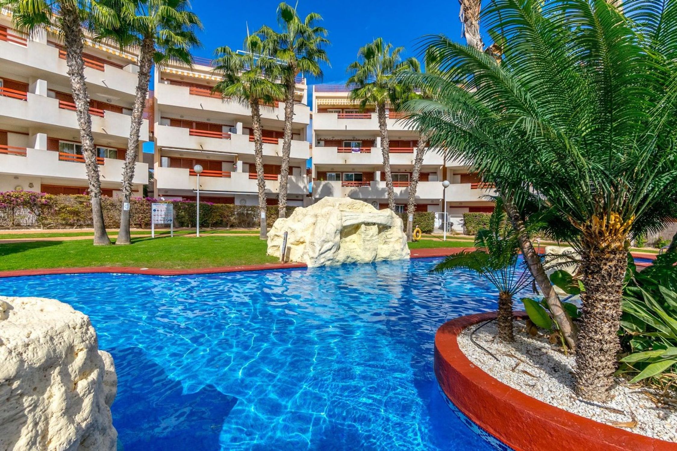 Apartments for sale with 2 bd in Orihuela, Alicante - 644804