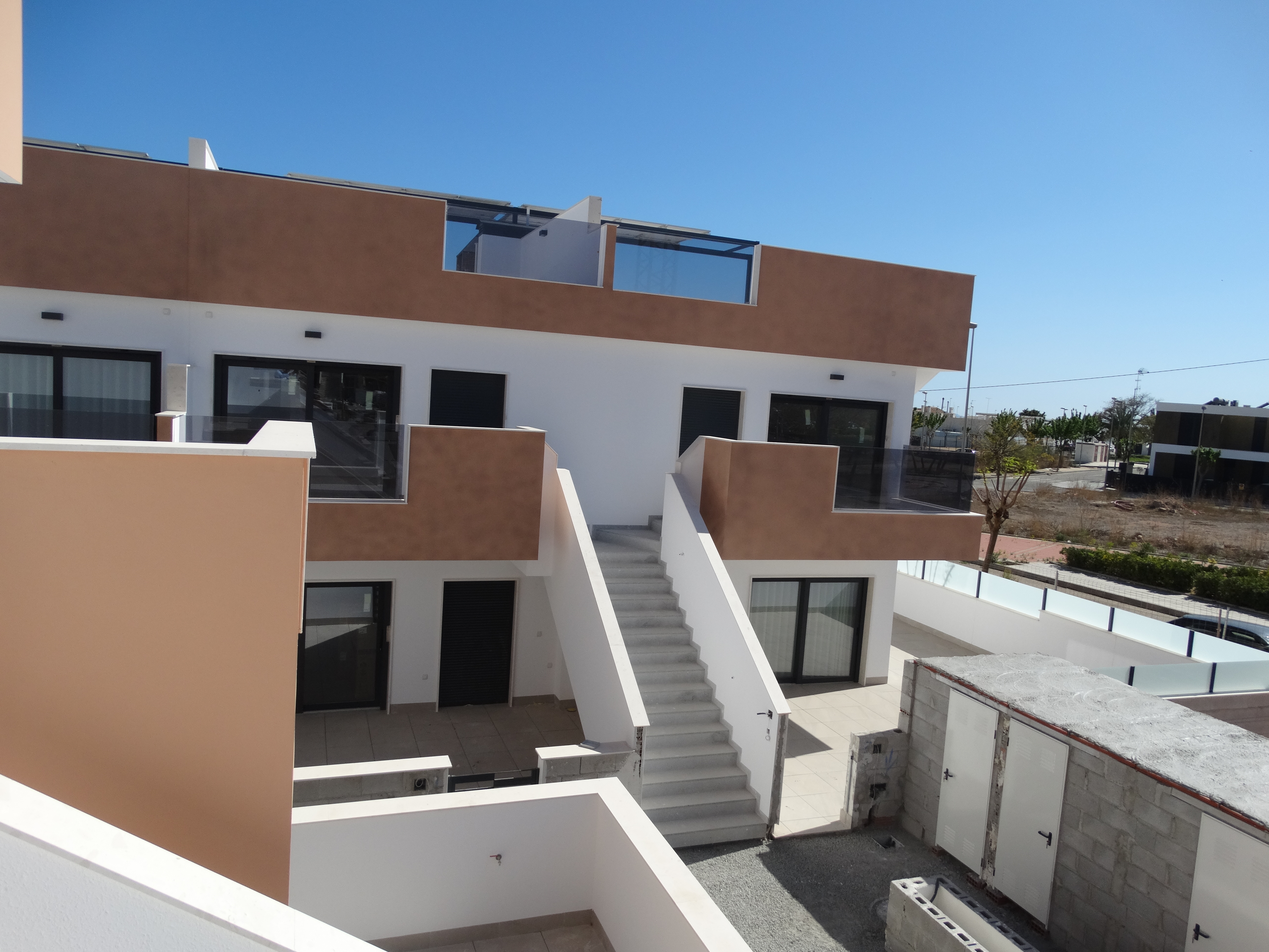 Bungalows with 3 bedrooms in Pilar de la Horadada, Alicante