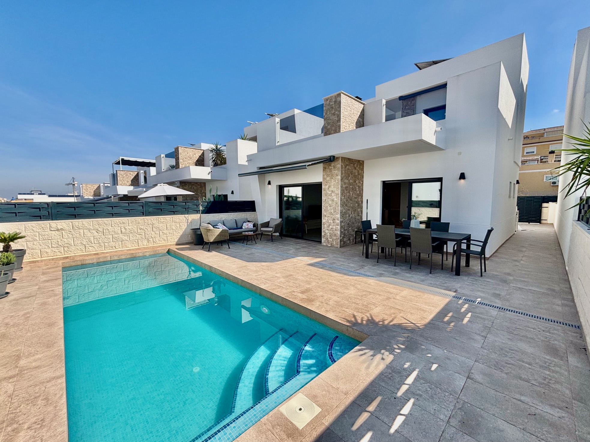 Detached chalet with 3 bedrooms in Benijofar, Alicante