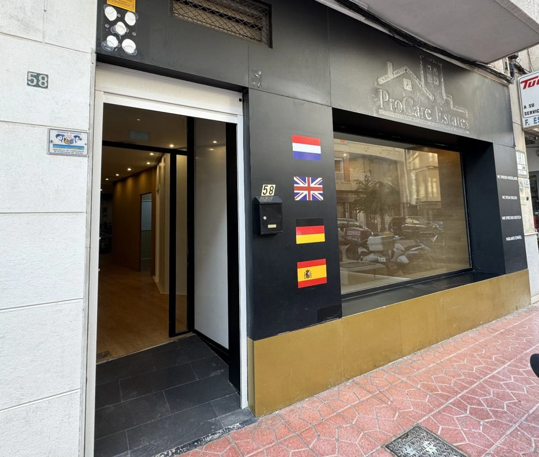Commercial premises in Guardamar del Segura, Alicante