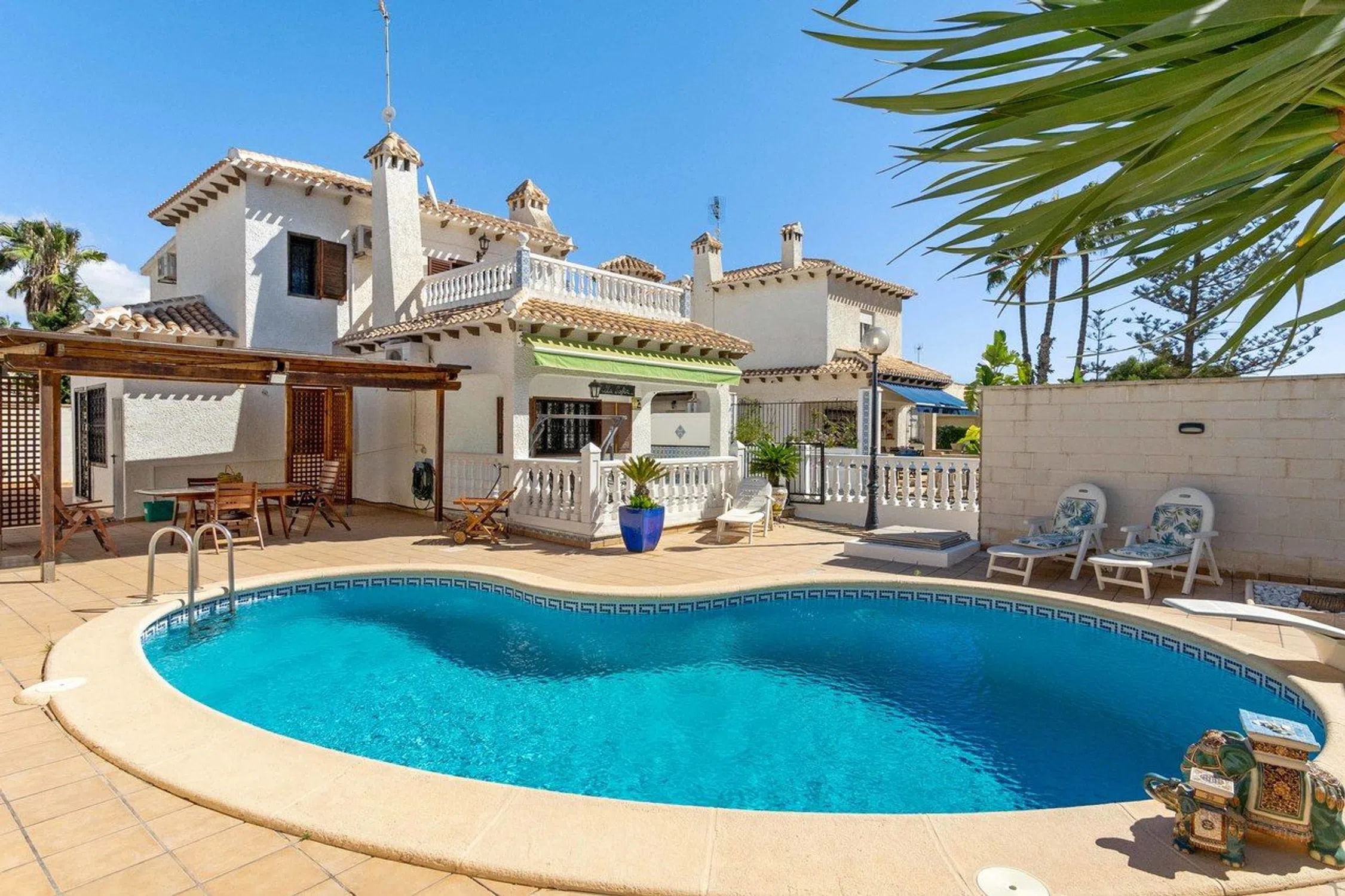 Detached chalet with 4 bedrooms in Orihuela, Alicante