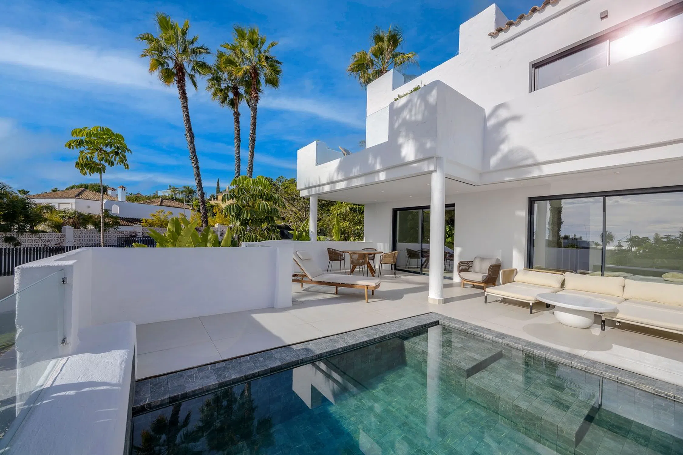 Terraced houses with 4 bedrooms in Estepona, Malaga
