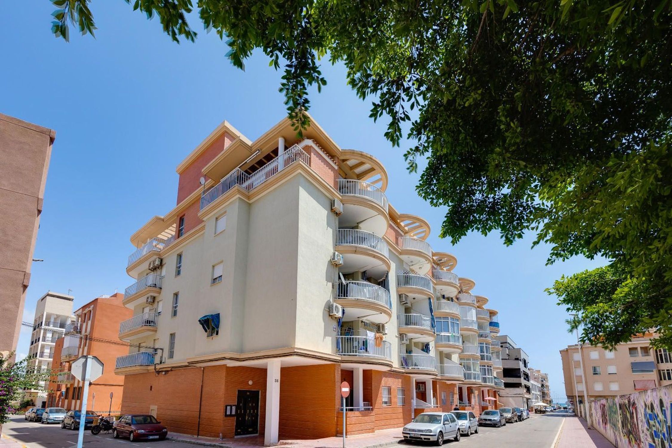 Apartments for sale 1 bd in Torrevieja, Alicante