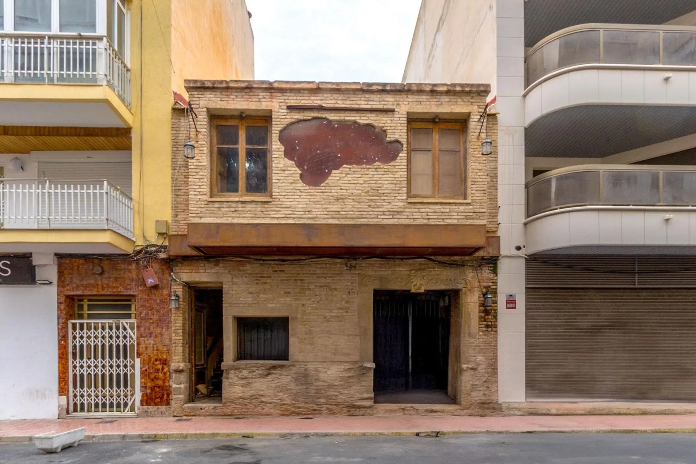 Premises for sale in Torrevieja, Alicante