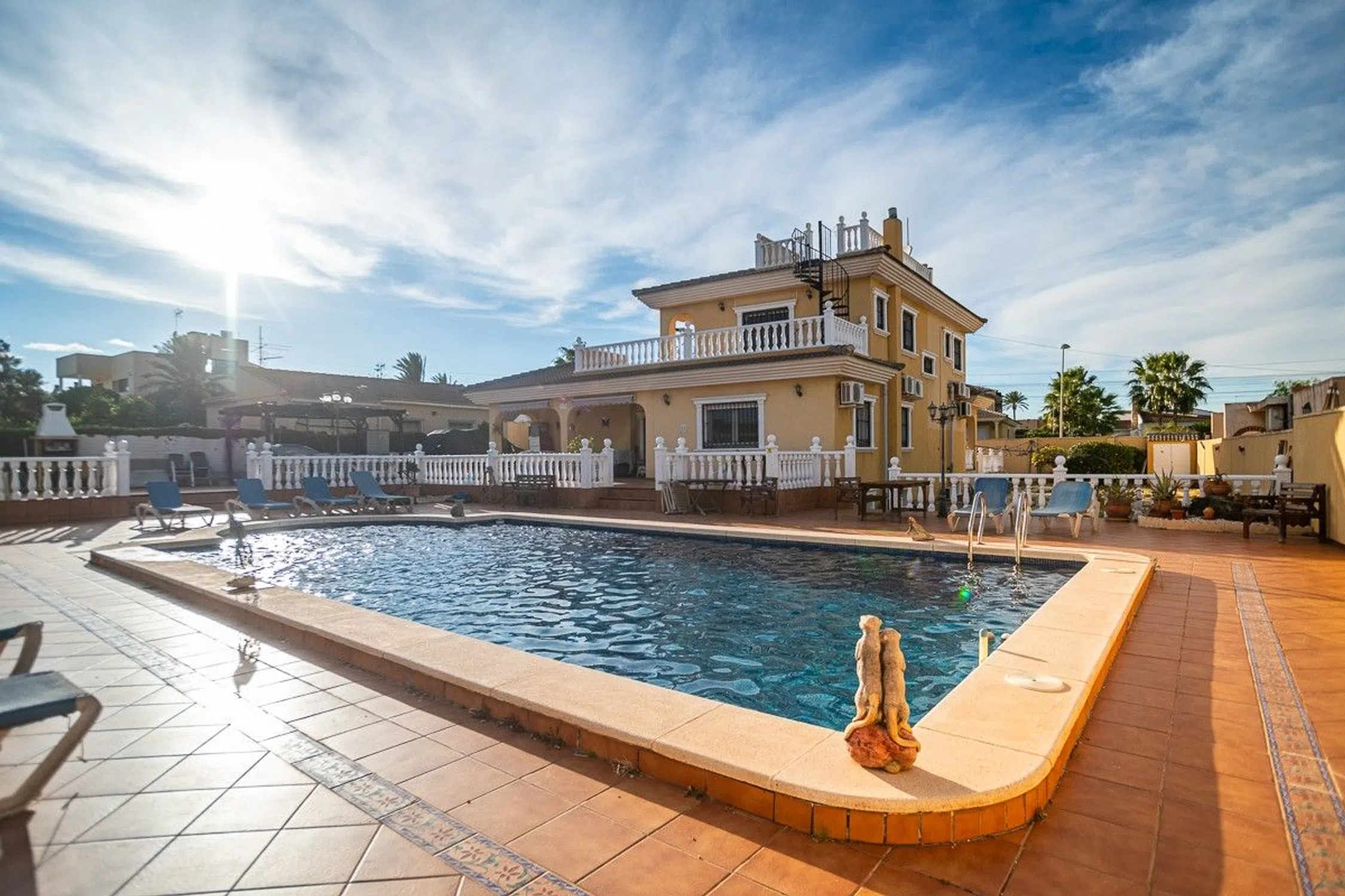 Houses for sale with 6 bd in Torrevieja, Alicante