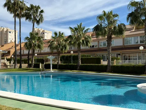 Houses for sale with 6 bd in Alicante / Alacant, Alicante