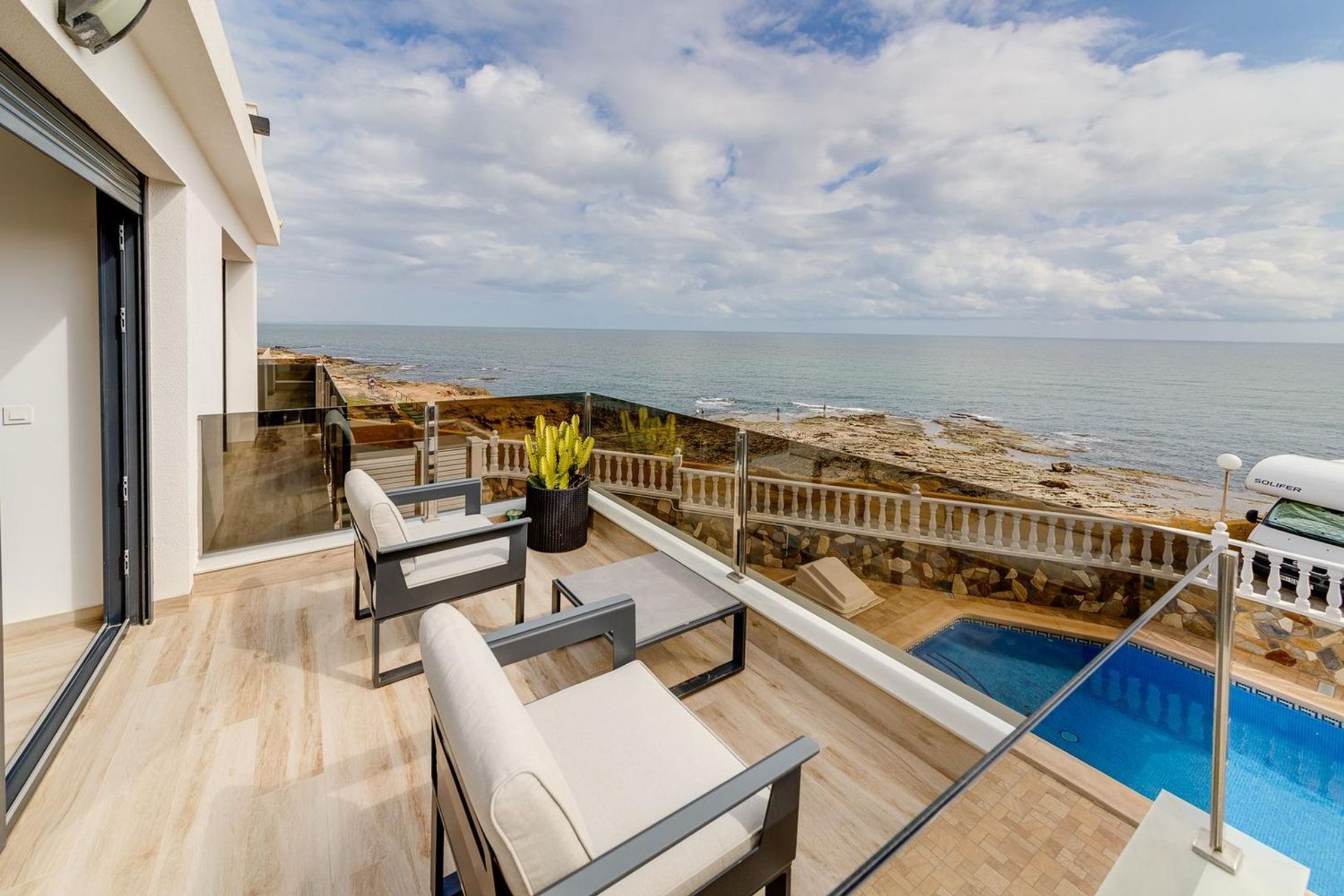Houses for sale with 4 bd in Torrevieja, Alicante