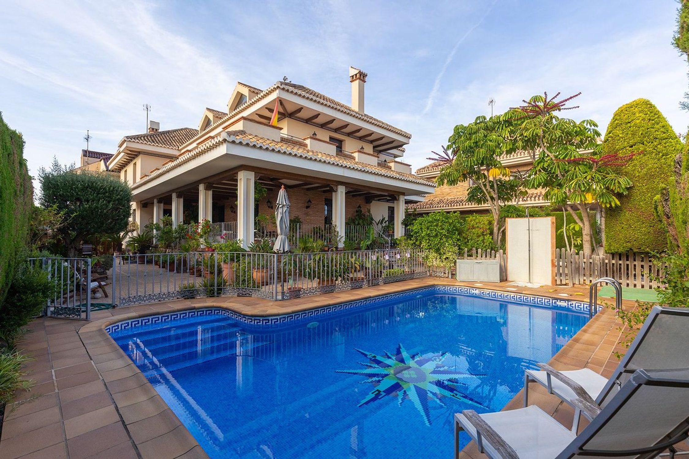 Houses for sale with 6 bd in Torrevieja, Alicante