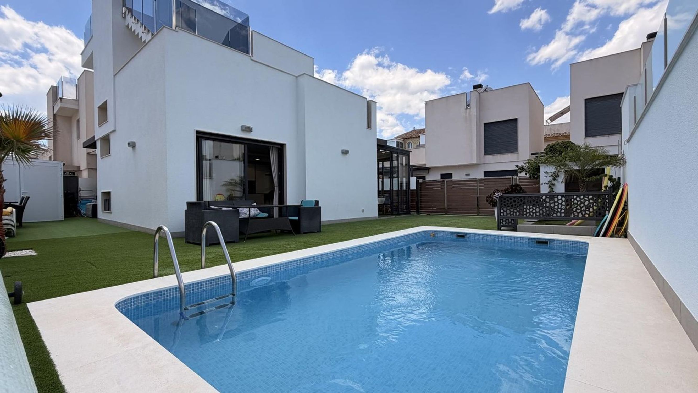 Houses for sale with 5 bd in Torrevieja, Alicante