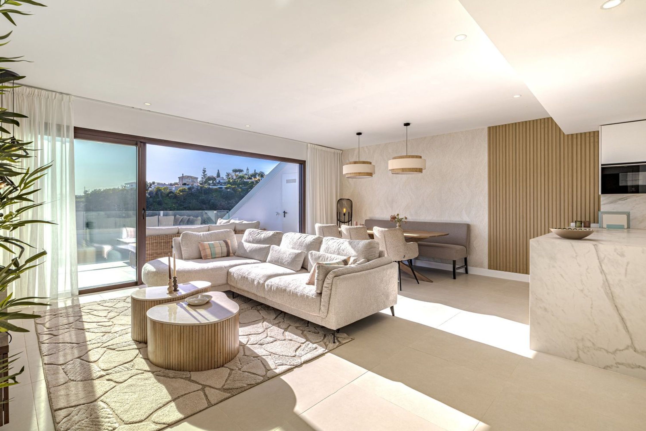 Apartments for sale with 2 bd in Fuengirola, Malaga