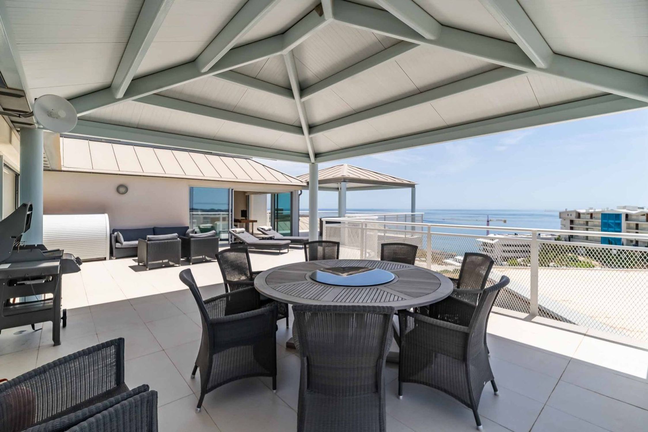 Apartments for sale with 5 bd in Fuengirola, Malaga