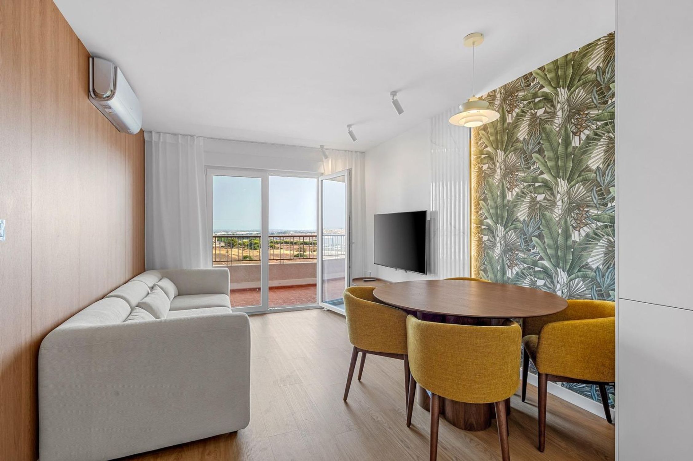 Apartments for sale with 2 bd in Torrevieja, Alicante