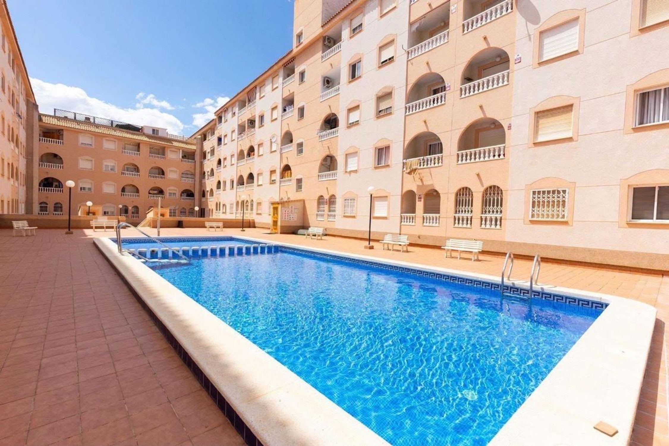 Apartments for sale with 1 bd in Torrevieja, Alicante