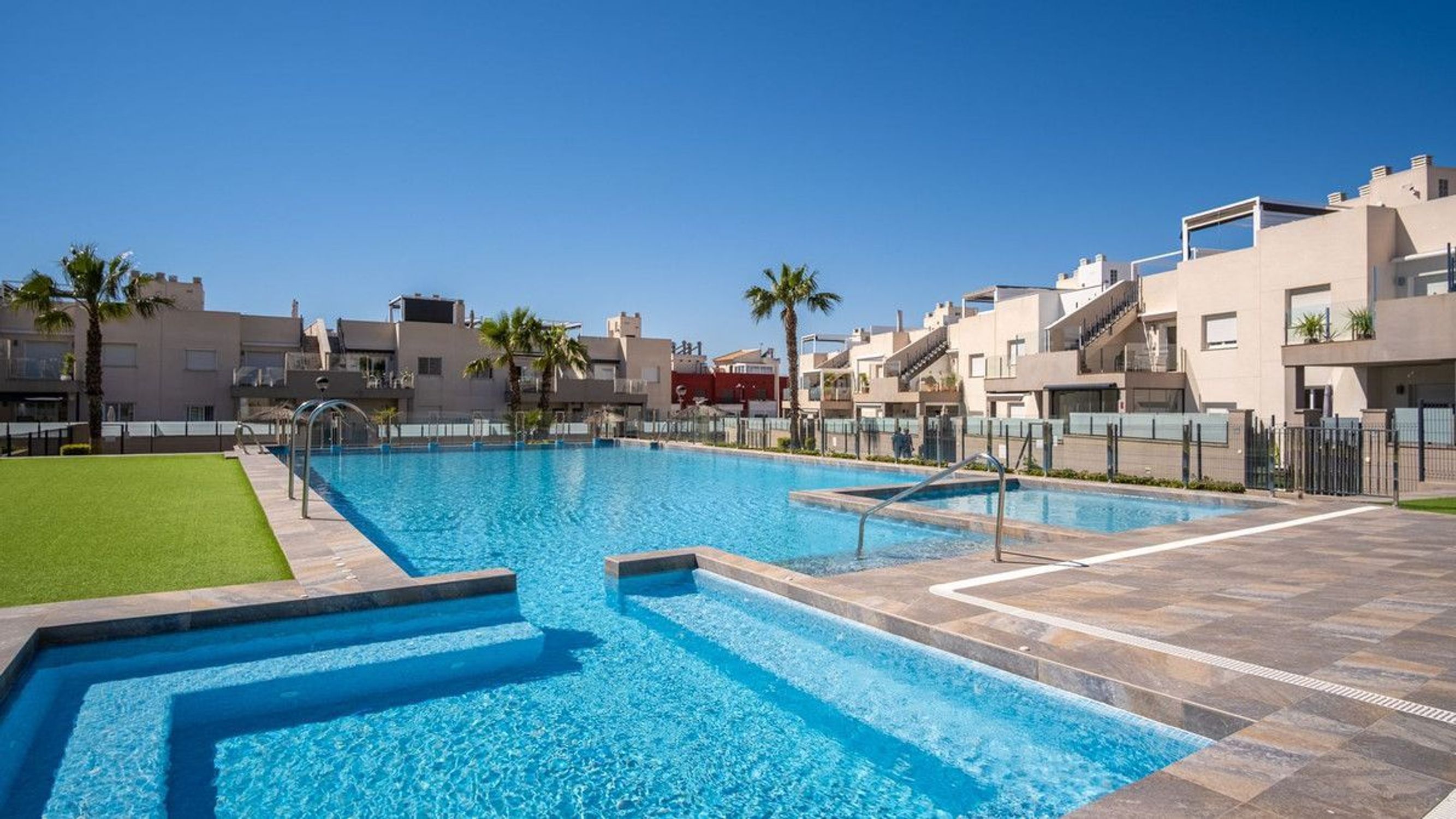 Apartments for sale with 3 bd in Torrevieja, Alicante