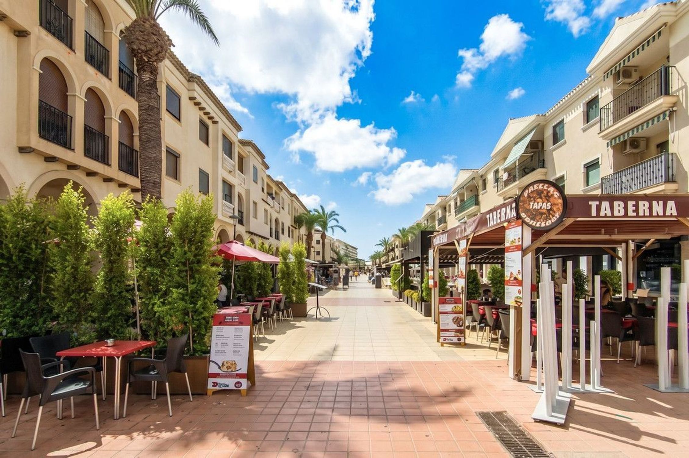 Apartments for sale with 2 bd in Los Alcázares, Murcia