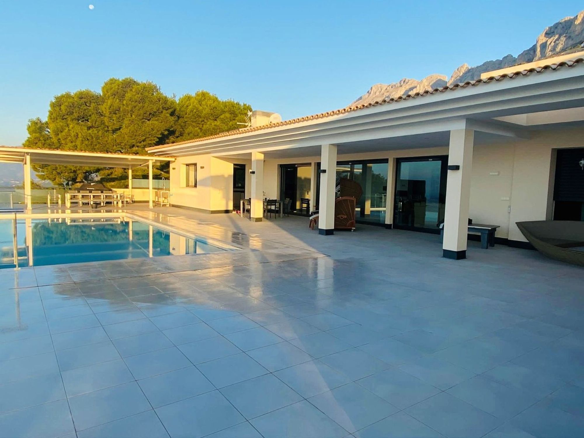 Houses for sale with 5 bd in Altea, Alicante