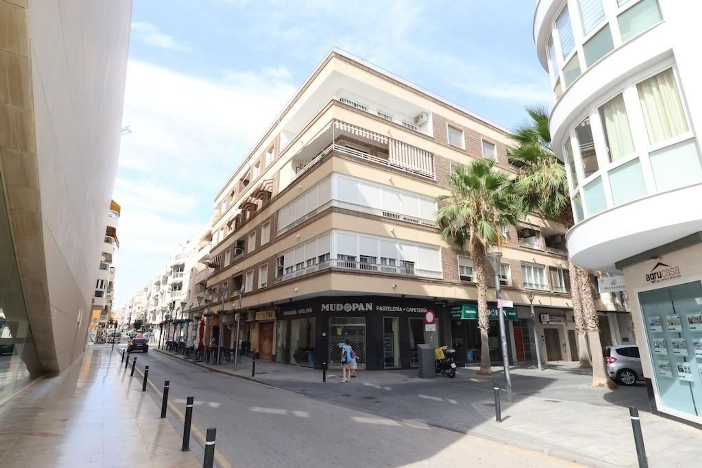 Apartments for sale with 3 bd in Torrevieja, Alicante
