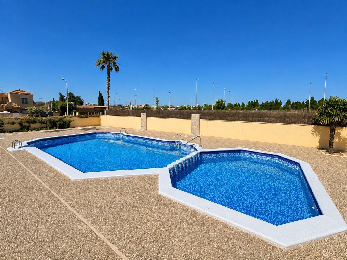 Houses for sale with 1 bd in Torrevieja, Alicante