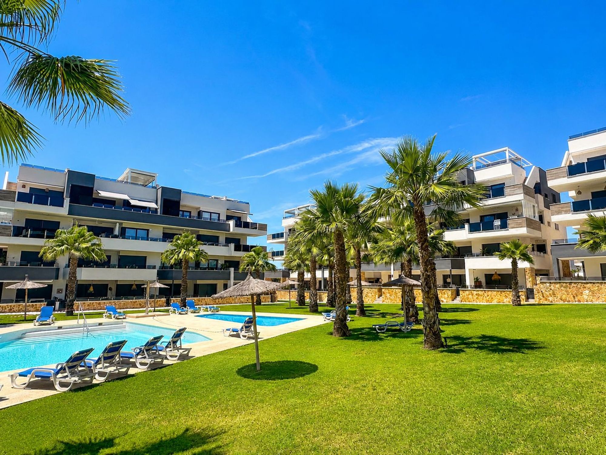 Apartments for sale with 2 bd in Torrevieja, Alicante