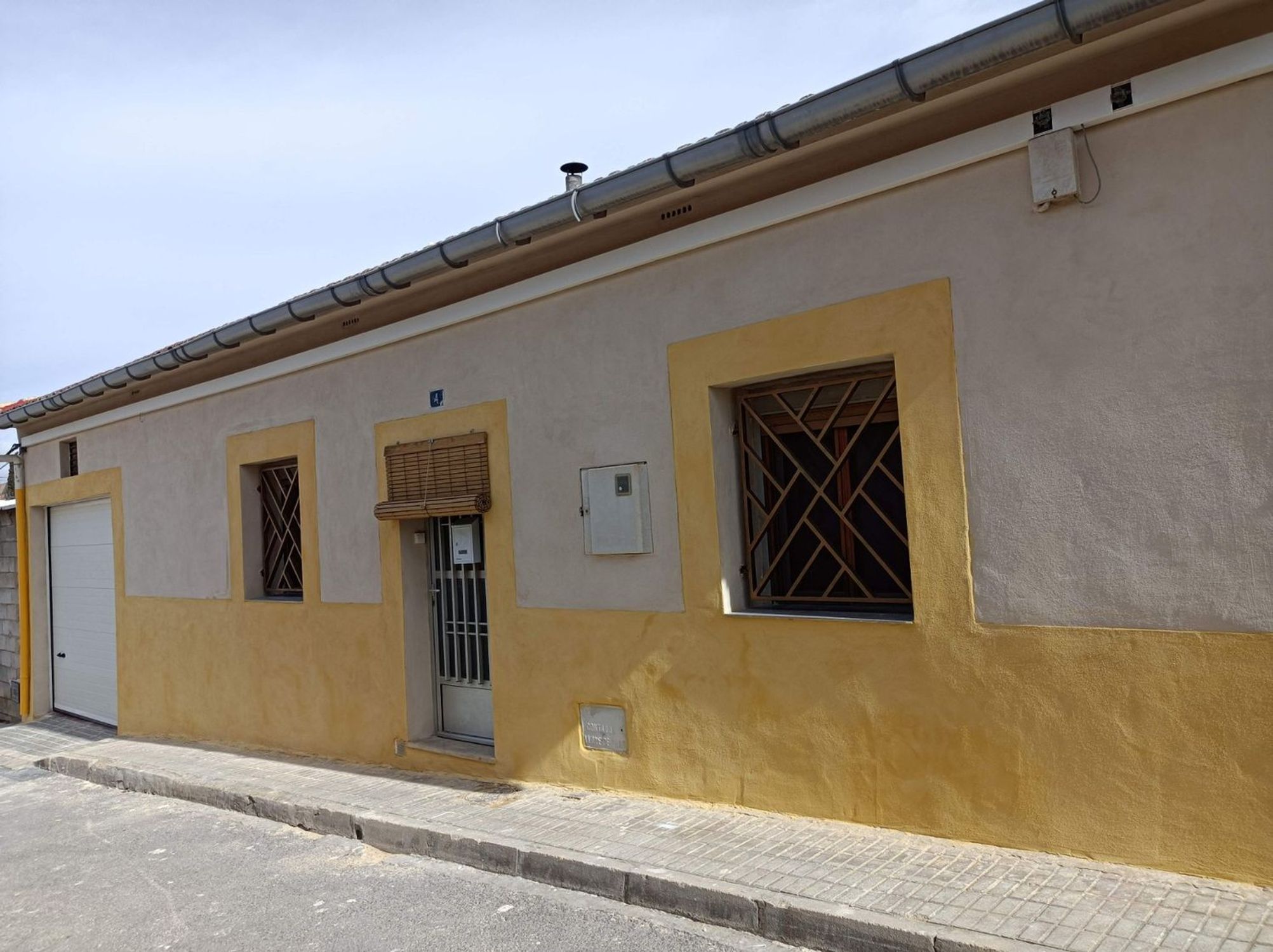 Houses for sale with 3 bd in Pinoso, Alicante