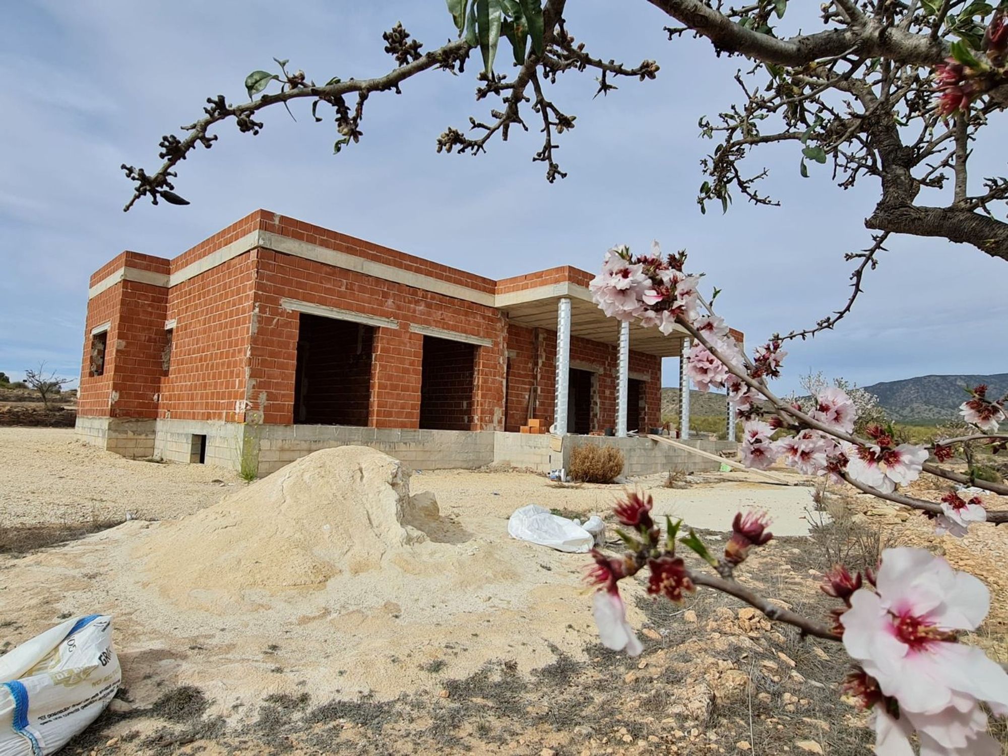 Houses for sale with 3 bd in Pinoso, Alicante