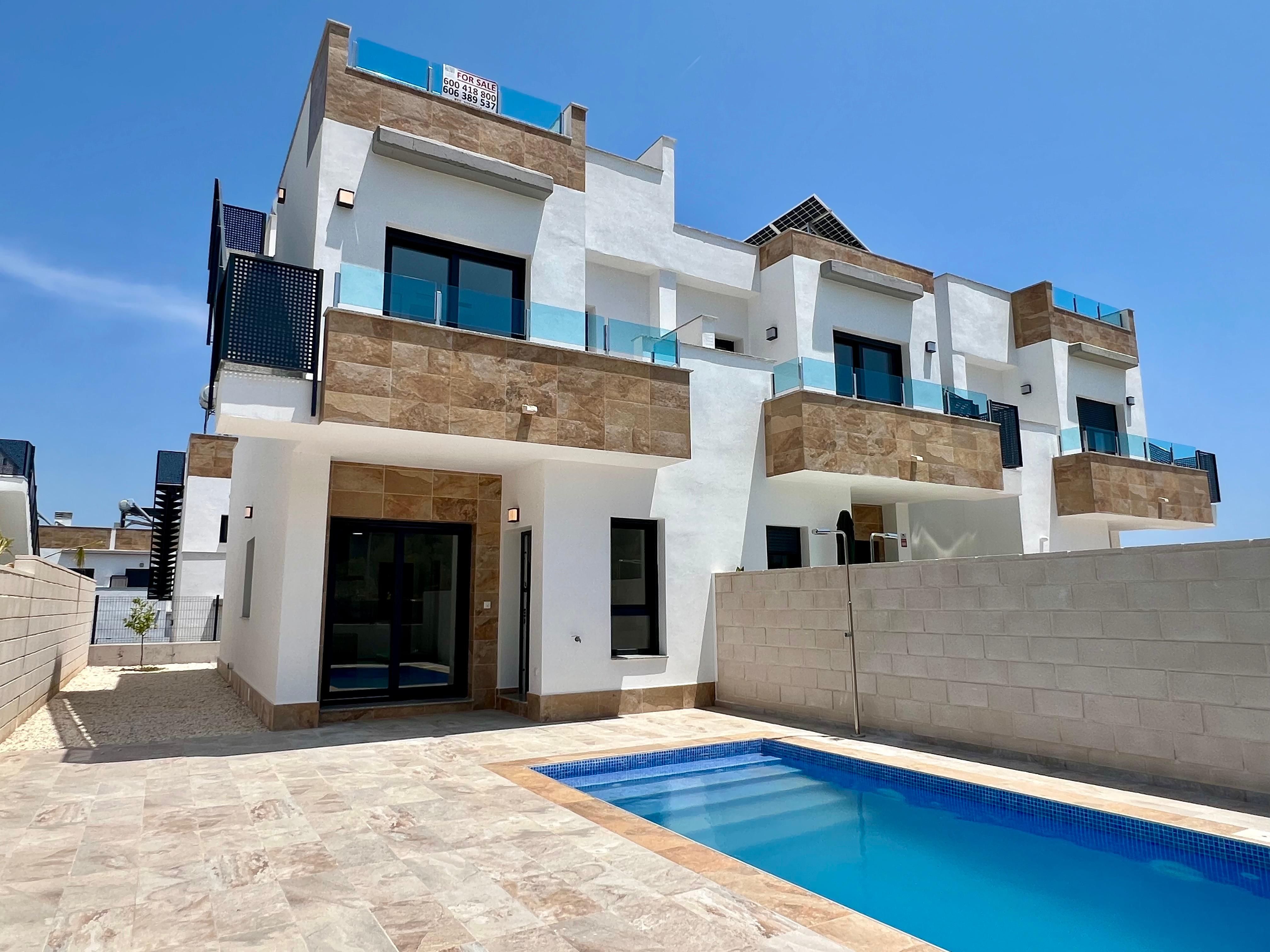 Houses for sale with 3 bd in Polop, Alicante