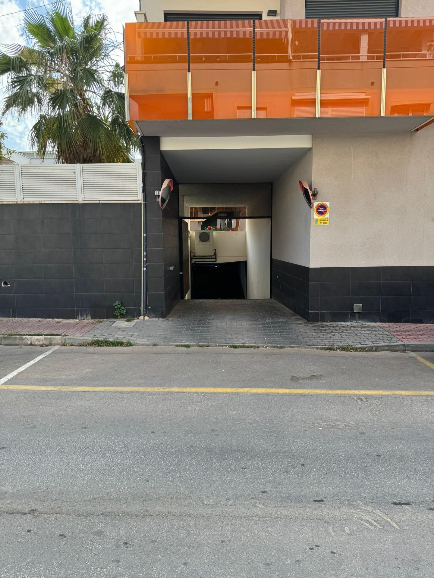 Premises for sale in Torrevieja, Alicante