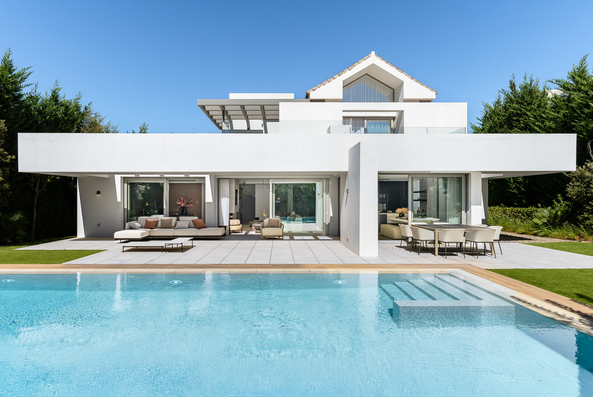 Houses for sale with 4 bd in Estepona, Malaga