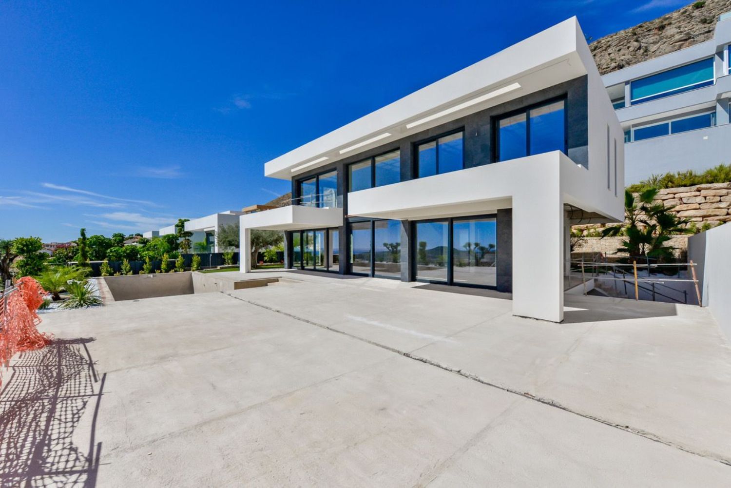 Houses for sale with 8 bd in Finestrat, Alicante