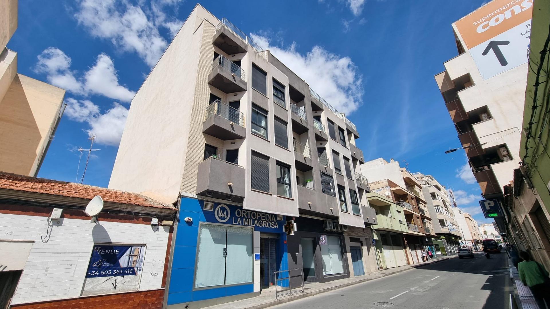 Mieszkania na sprzedaż 2 bd in Torrevieja, Alicante
