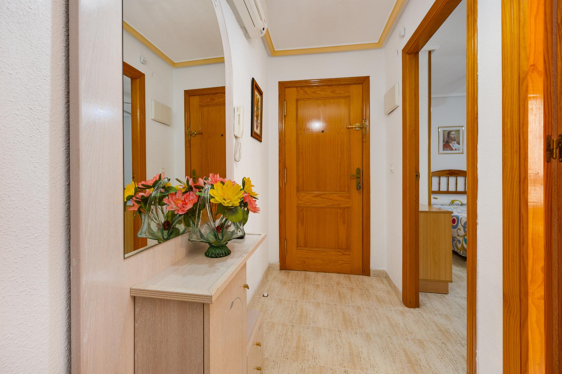 Mieszkania na sprzedaż 2 bd in Torrevieja, Alicante