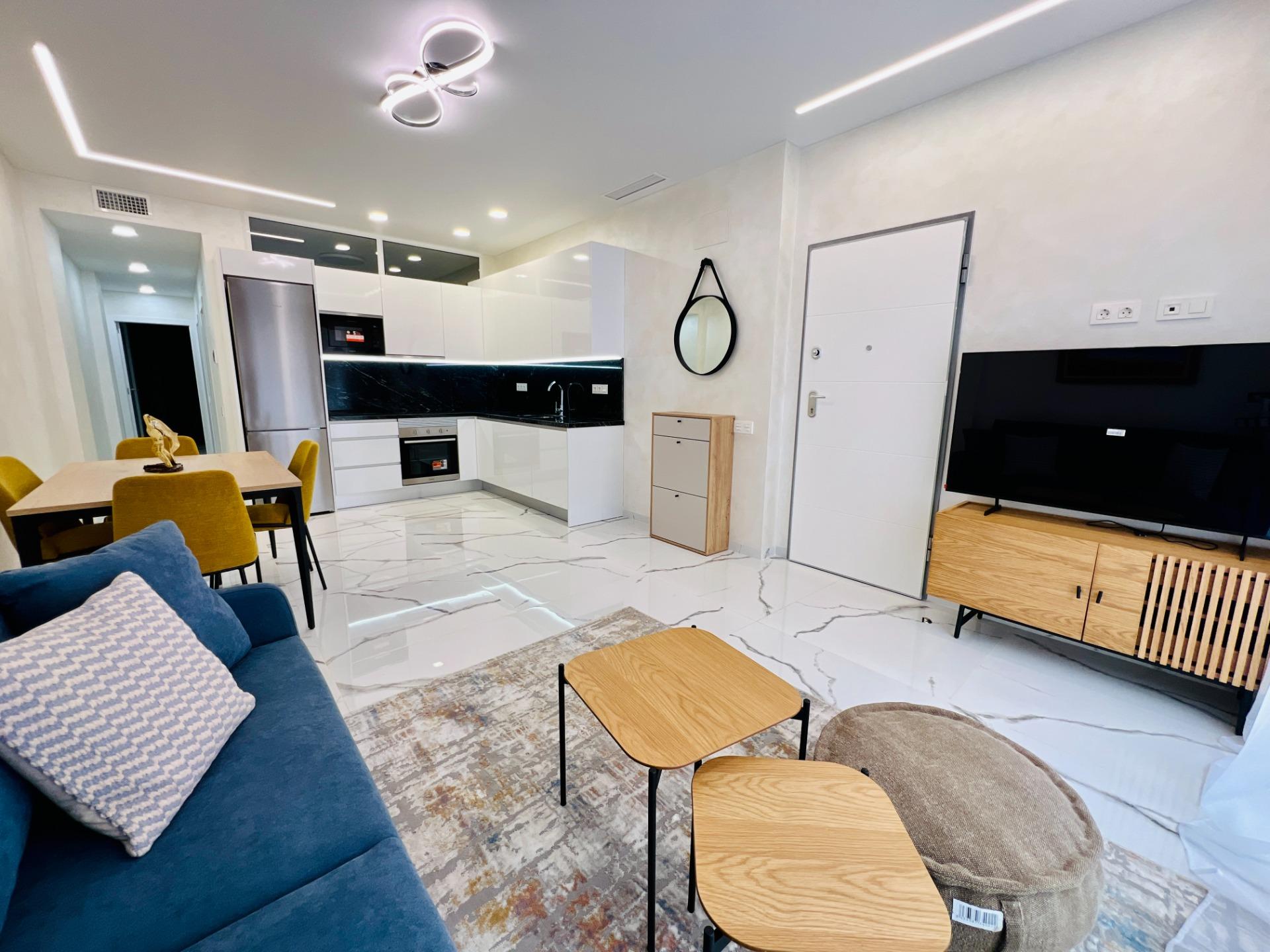 Mieszkania na sprzedaż 2 bd in Torrevieja, Alicante