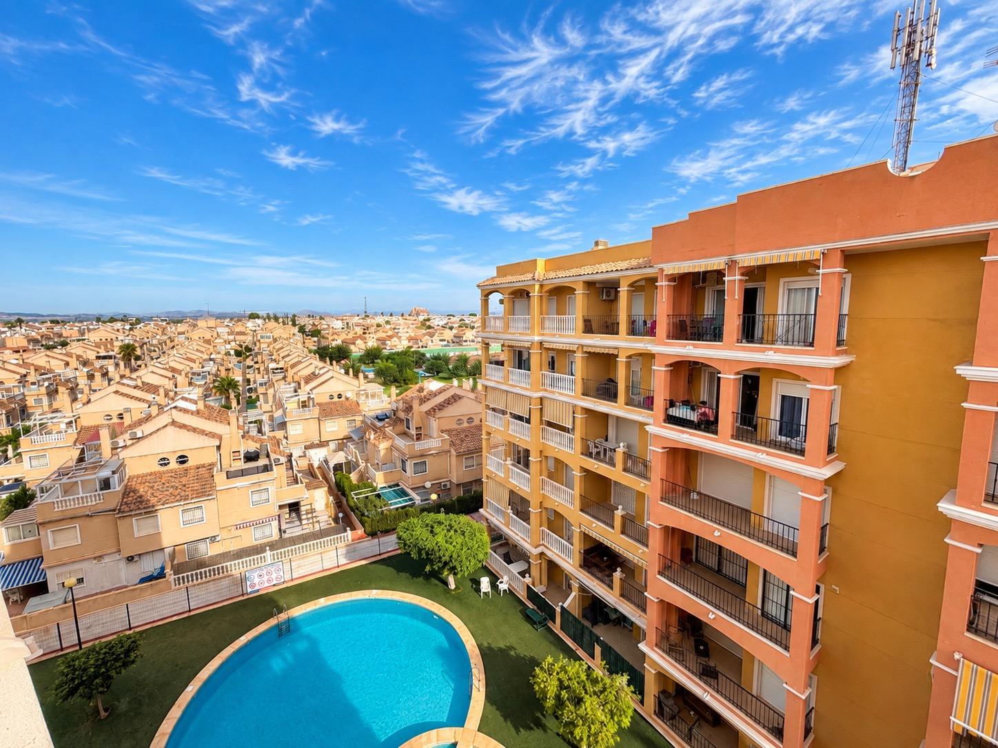 Mieszkania na sprzedaż 2 bd in Torrevieja, Alicante